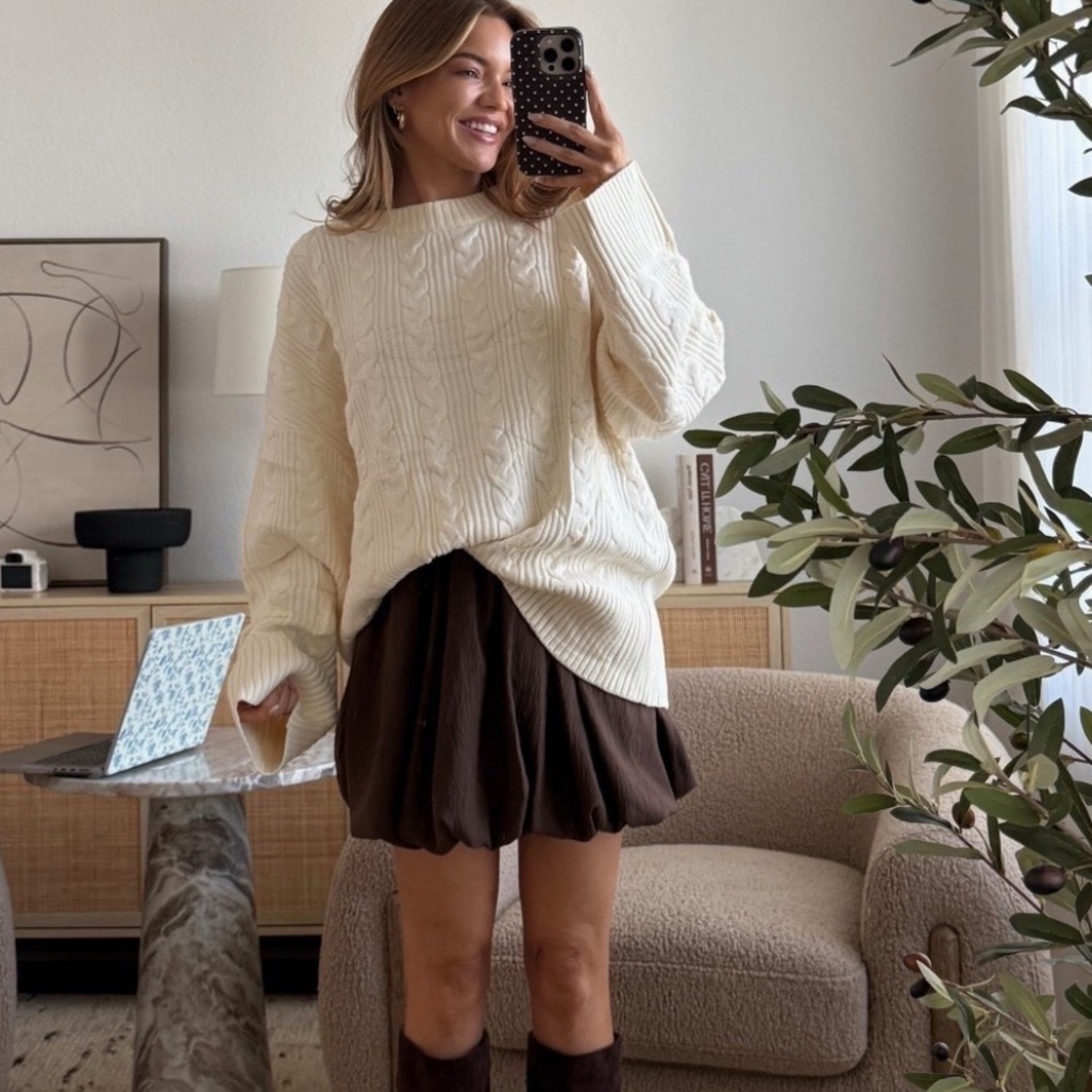 Women’s pullover sweater